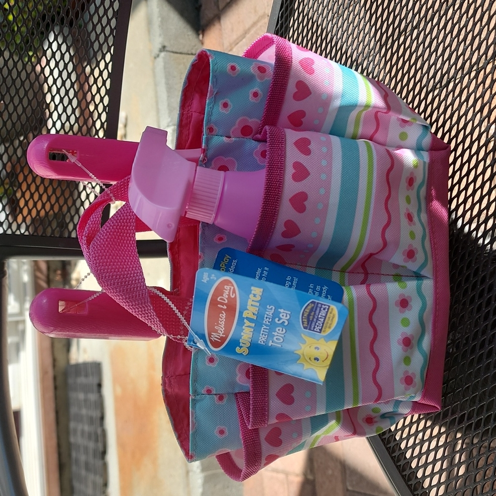 Melissa and Doug gardening tote - Picture 4 of 8